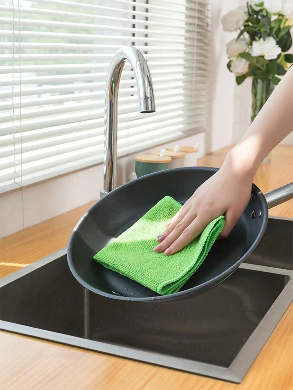 10pcs Kitchen Towel Set, Black And Light Gray Super Absorbent Microfiber Cleaning Cloths, Strong Water Absorption, Soft, Stain Removal, Suitable For Cleaning Glass, Cooking Countertops, Pots And Pans, Faucets, Range Hoods, Ca