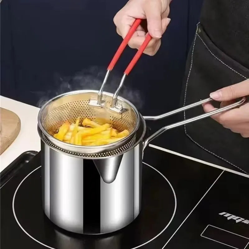 Home Kitchen Deep Fryer in Stainless Steel with Oil Strainer and Fry Basket, Perfect for Crispy Fries and Chicken Wings